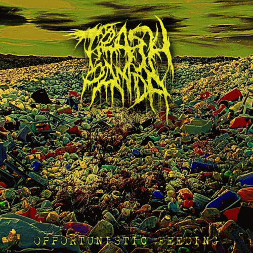 Trash Panda : Opportunistic Feeding